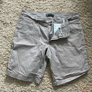 Ladies Women’s Lee Brand Midrise Shorts size 10 brown/tan